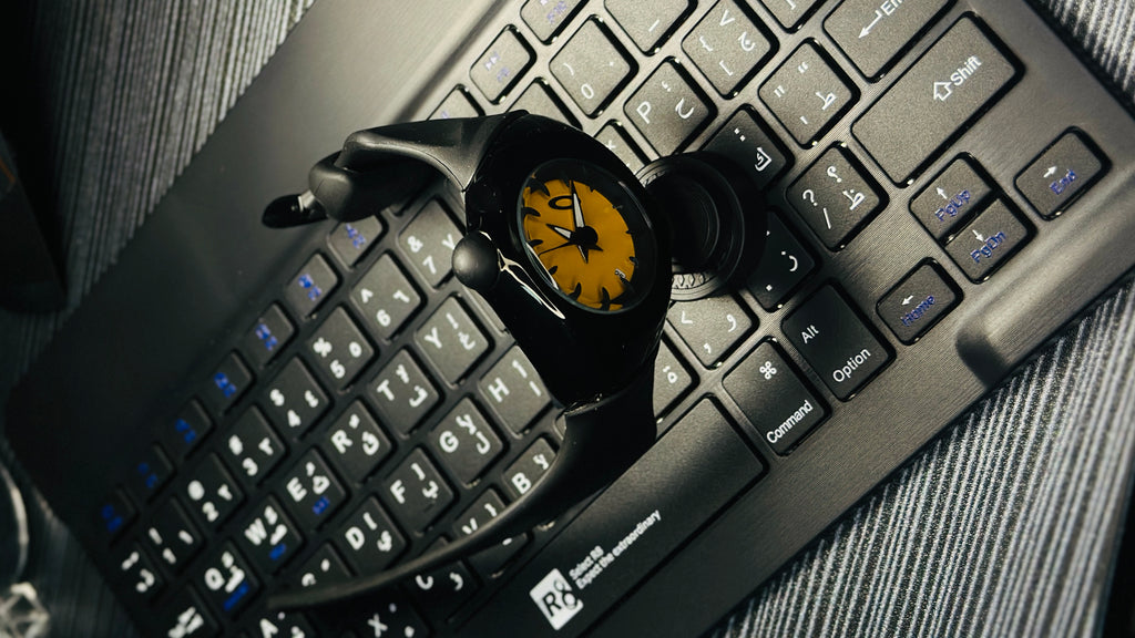 Vintage Oakley Crush Watch — Black Strap With Yellow Dial | Retro Casual Wristwatch