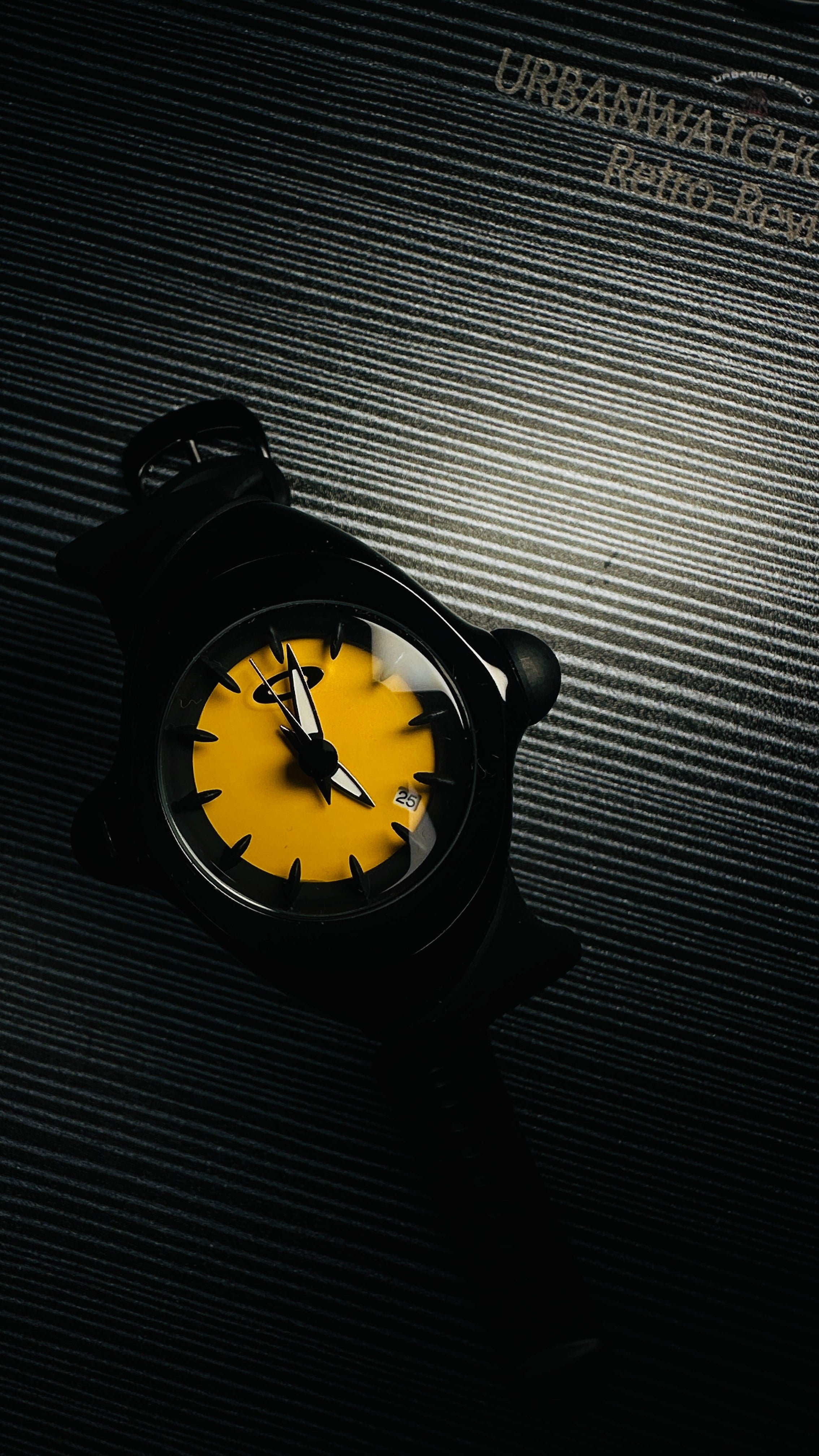 Vintage Oakley Crush Watch — Black Strap With Yellow Dial | Retro Casual Wristwatch