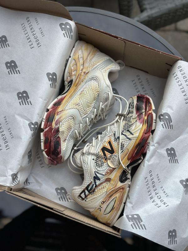 New Balance “DEMONSTRATE” 530 white/cream/burgundy edition