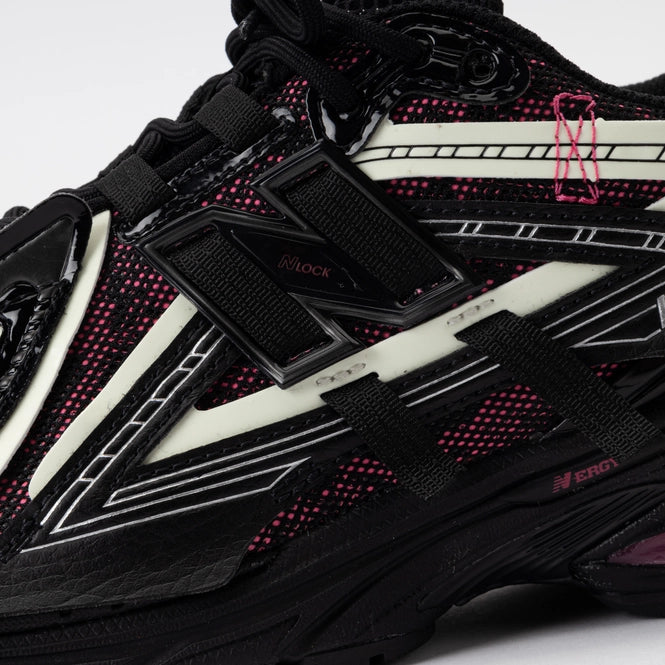 Trainers New Balance Unisex U1906AD Black/ Dragon Berry/ White