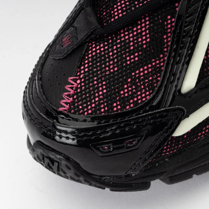 Trainers New Balance Unisex U1906AD Black/ Dragon Berry/ White