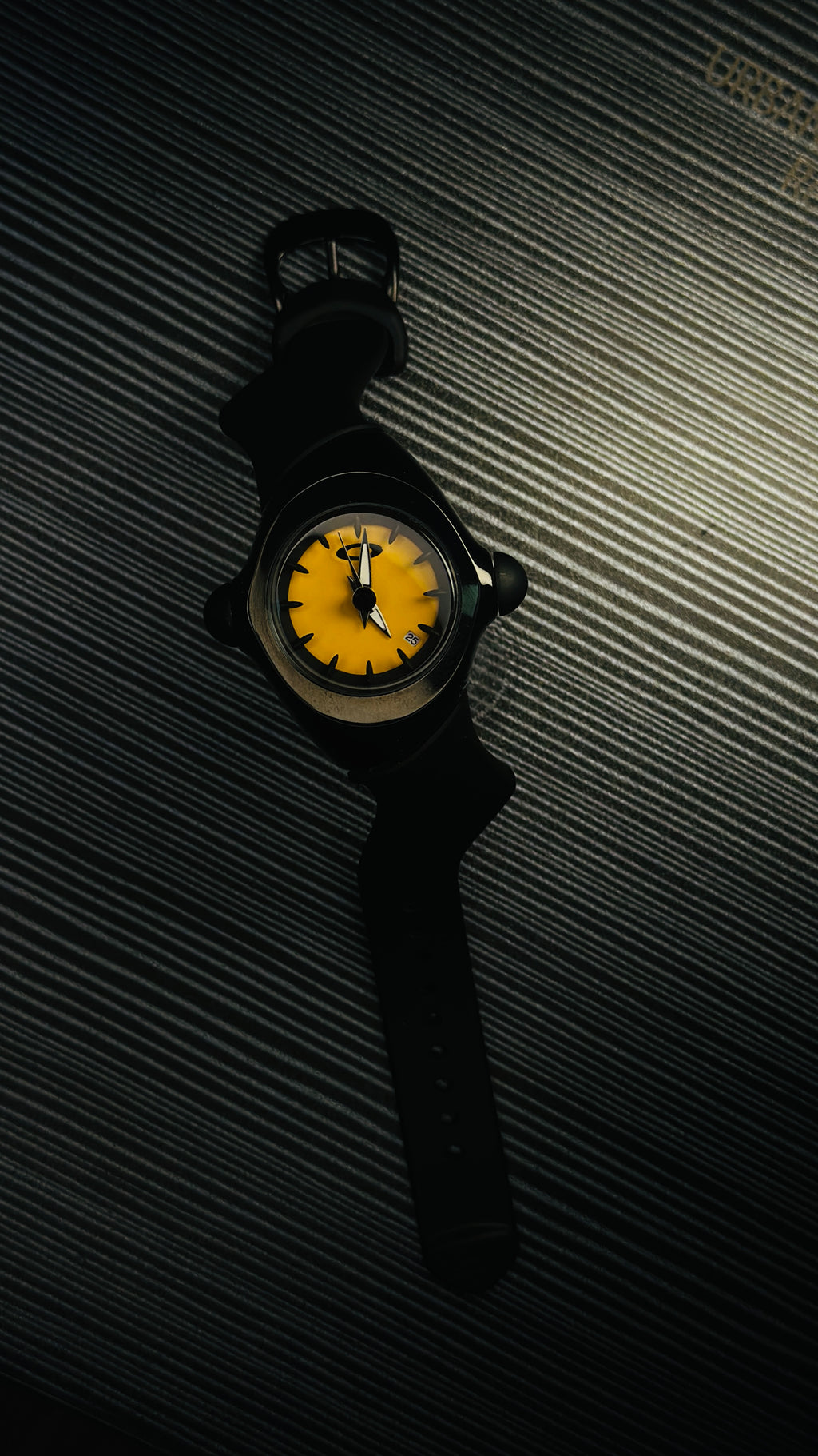 Vintage Oakley Crush Watch — Black Strap With Yellow Dial | Retro Casual Wristwatch