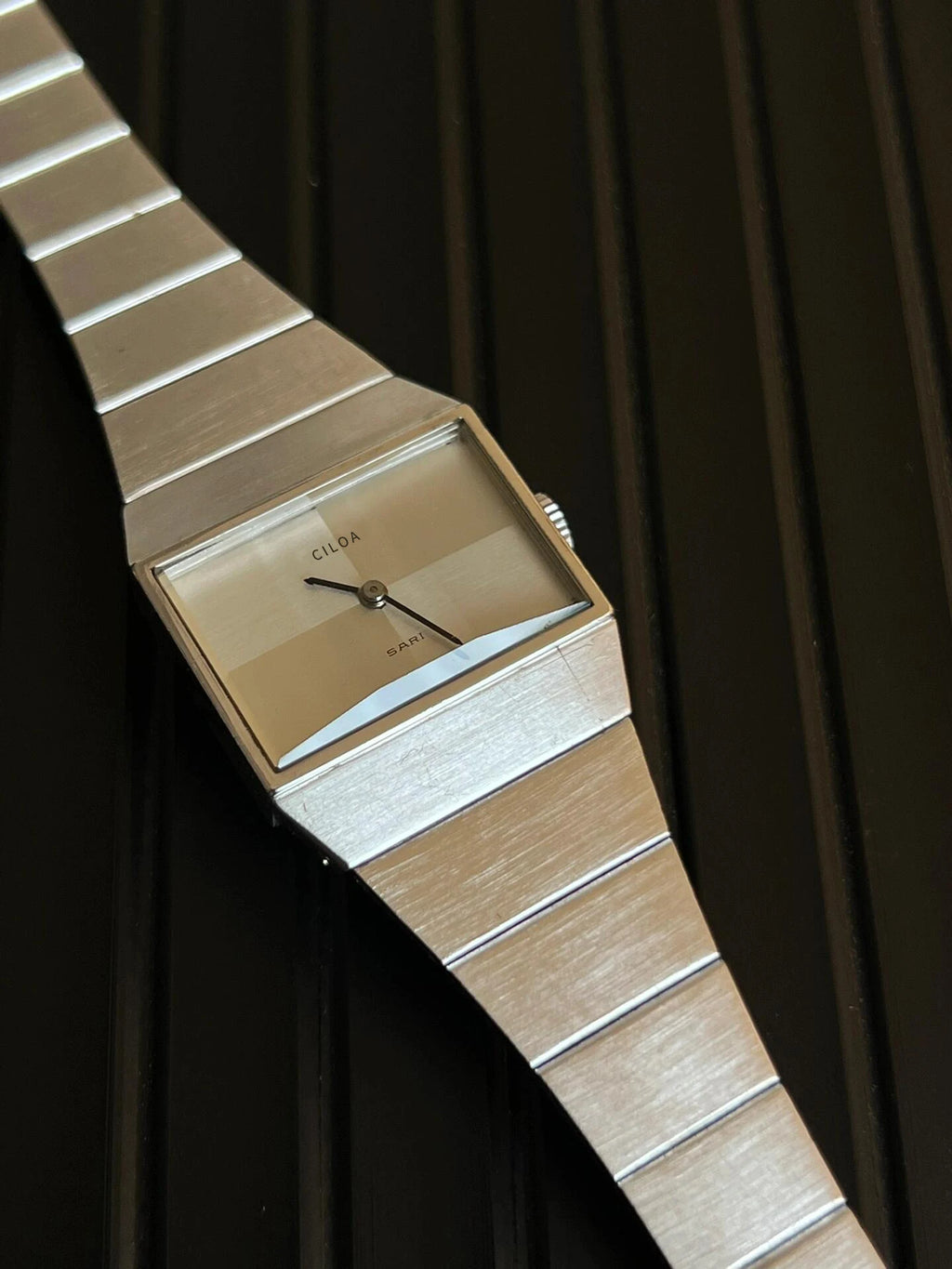 New arrival sugar cube watch for women, small and exquisite high-end luxury niche watch, 2024 new style workplace women's watch