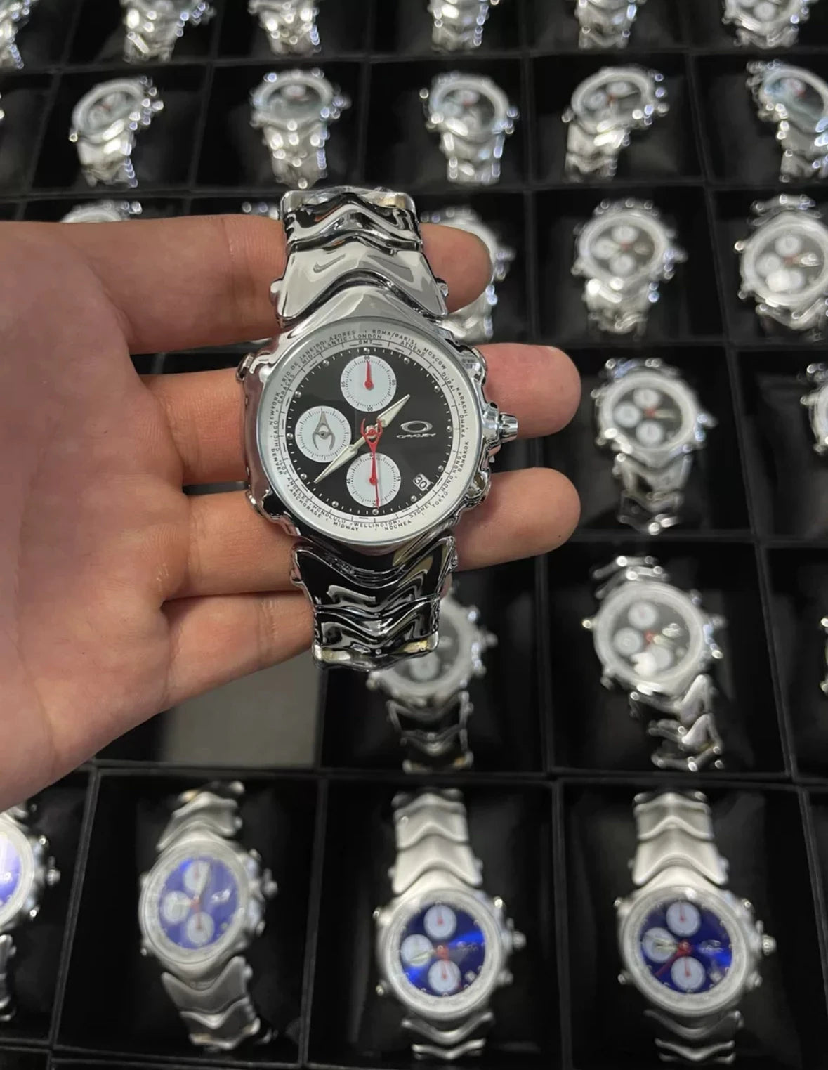 vintage three-eye judge y2k millennium watch panda timing special-shaped retro fashion watch