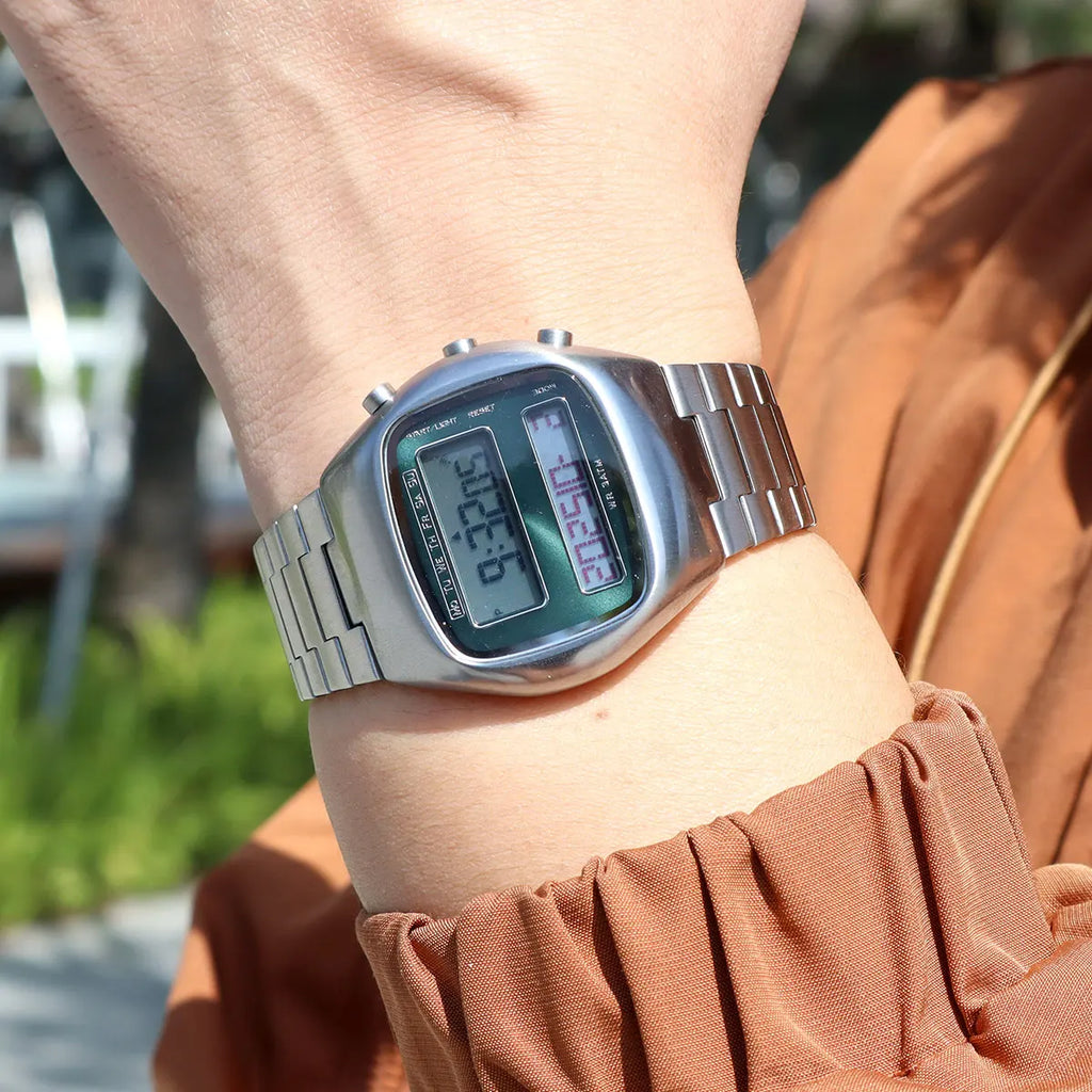 Dual-Display Retro Digital Men's Watch with Backlight Year Month Date Week Display Stainless Steel Strap Unisex Wristwatch