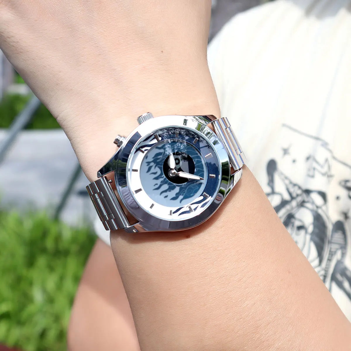 Men's Quartz Watch with Dynamic Animated Flame Display Millennium Retro Creative Futuristic Wristwatch with Stainless Steel Band