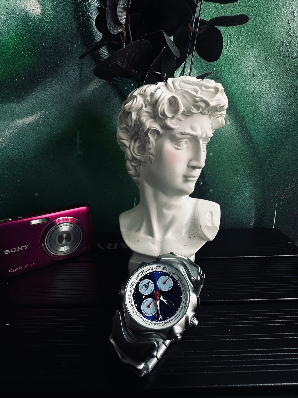 vintage three-eye judge y2k millennium watch panda timing special-shaped retro fashion watch