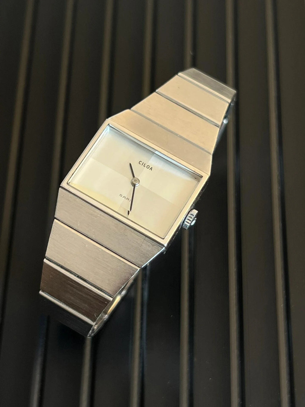 New arrival sugar cube watch for women, small and exquisite high-end luxury niche watch, 2024 new style workplace women's watch