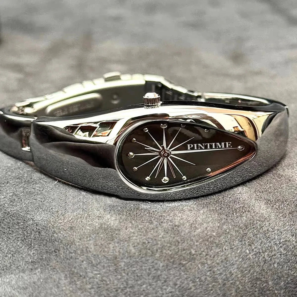 New y2k shaped teardrop bracelet watch female couple exquisite light luxury senior sense of antique millennium wind quartz watch