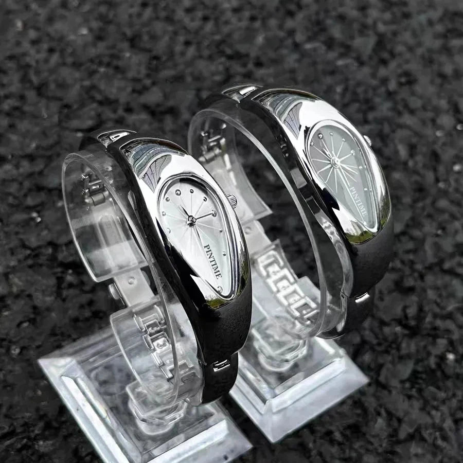 New y2k shaped teardrop bracelet watch female couple exquisite light luxury senior sense of antique millennium wind quartz watch