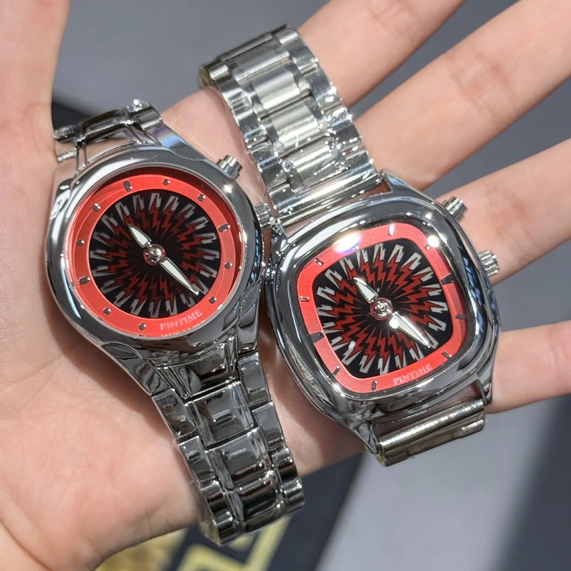 Men's Y2K Alien Quartz Watch Red Pointer Dual Display Stainless Steel Business Watch Dynamic Design AAA Clock