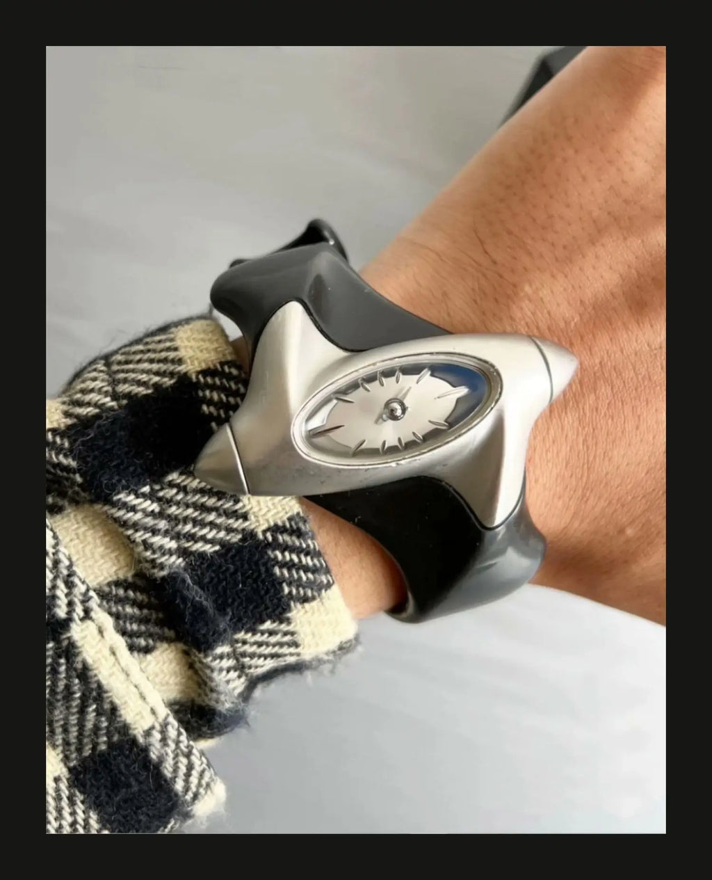 kiosk Original Alien Non   European and American Watch Rare Premium Ins Same Style Niche Design ( 10  days for delivery) with zero advance fully Cash on delivery