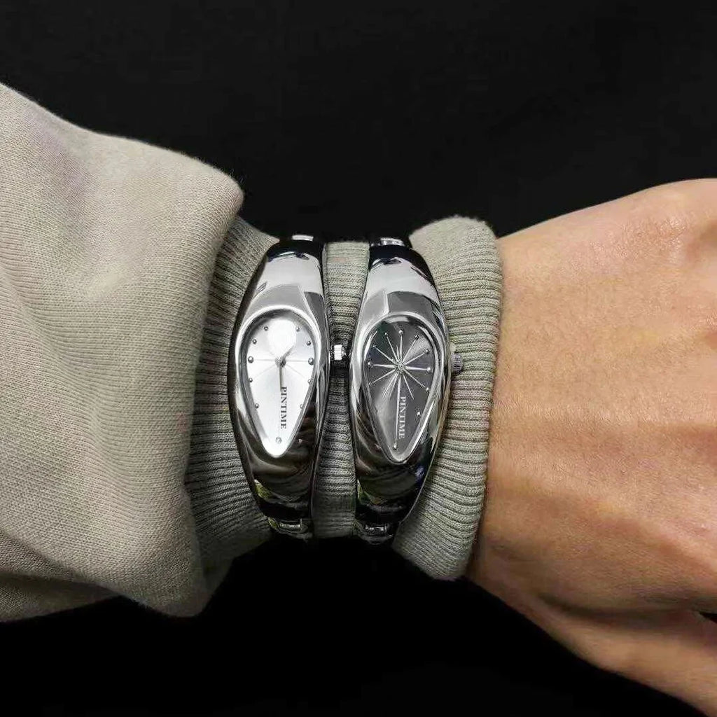 New y2k shaped teardrop bracelet watch female couple exquisite light luxury senior sense of antique millennium wind quartz watch