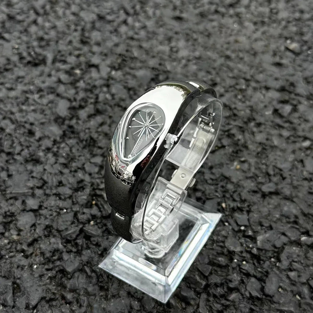 New y2k shaped teardrop bracelet watch female couple exquisite light luxury senior sense of antique millennium wind quartz watch