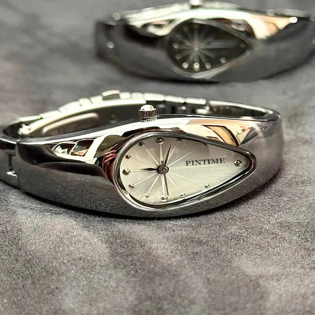 New y2k shaped teardrop bracelet watch female couple exquisite light luxury senior sense of antique millennium wind quartz watch