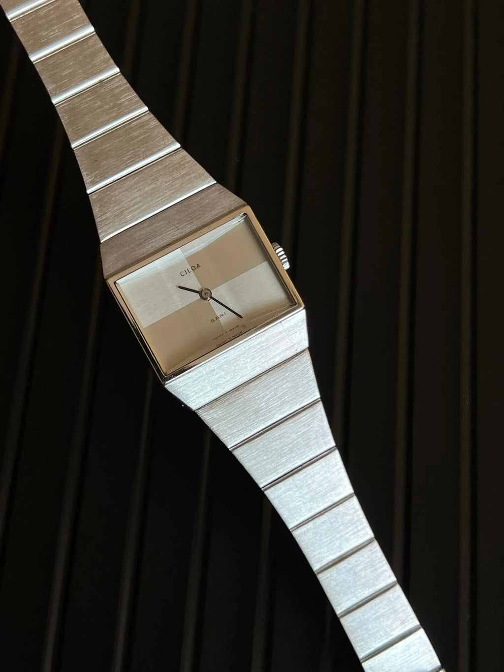 New arrival sugar cube watch for women, small and exquisite high-end luxury niche watch, 2024 new style workplace women's watch