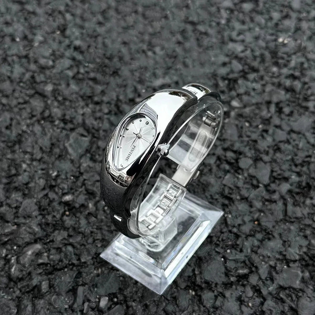 New y2k shaped teardrop bracelet watch female couple exquisite light luxury senior sense of antique millennium wind quartz watch