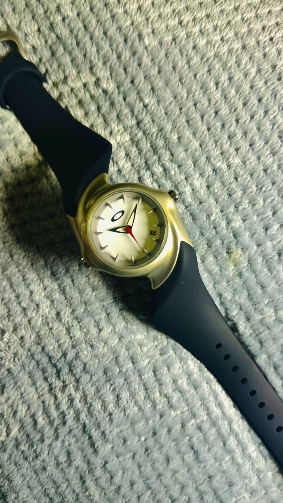 Oakley Crush Vintage Y2K Inspired by Oakley 90s Men's Quartz Watch Stainless Steel polished case.